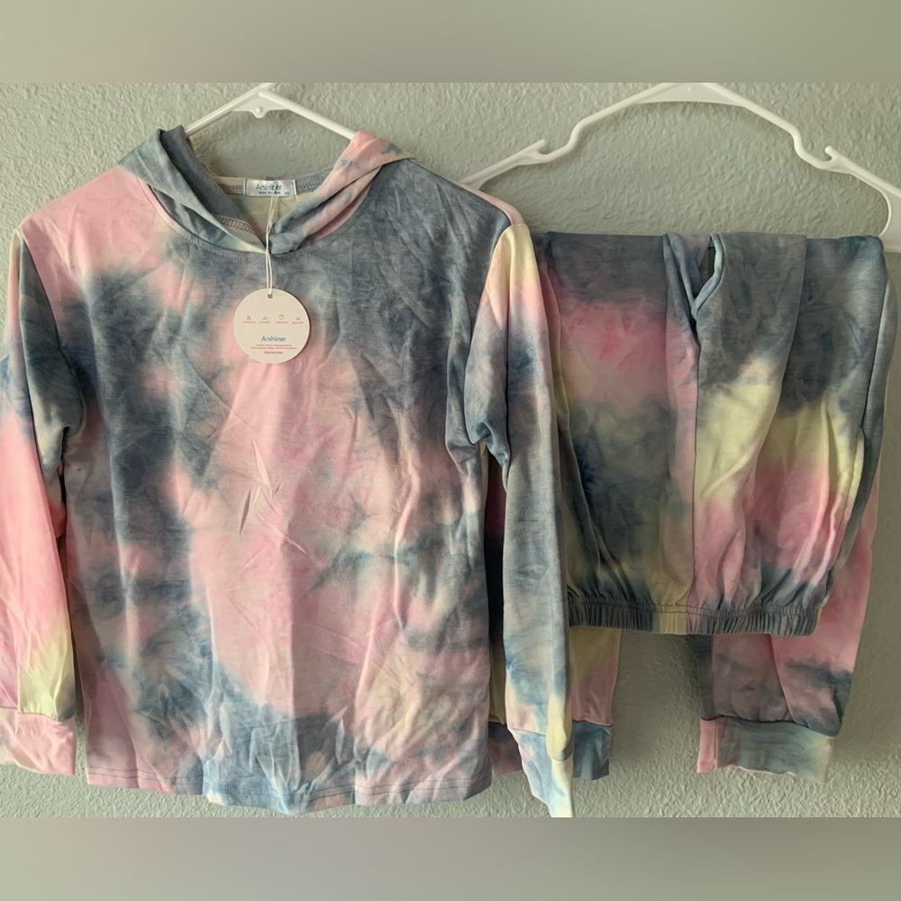 Girls Tye Dye hoodie and pants set
